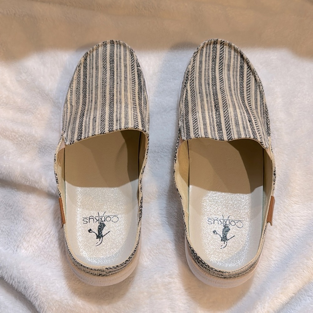 Women’s Corkys